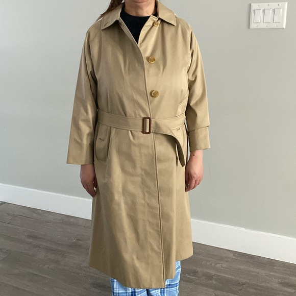 Burberrys trench coat - Picture 7 of 13